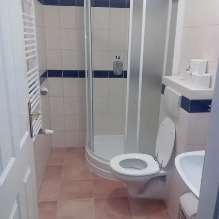 Apart Otel Hamr 3*
